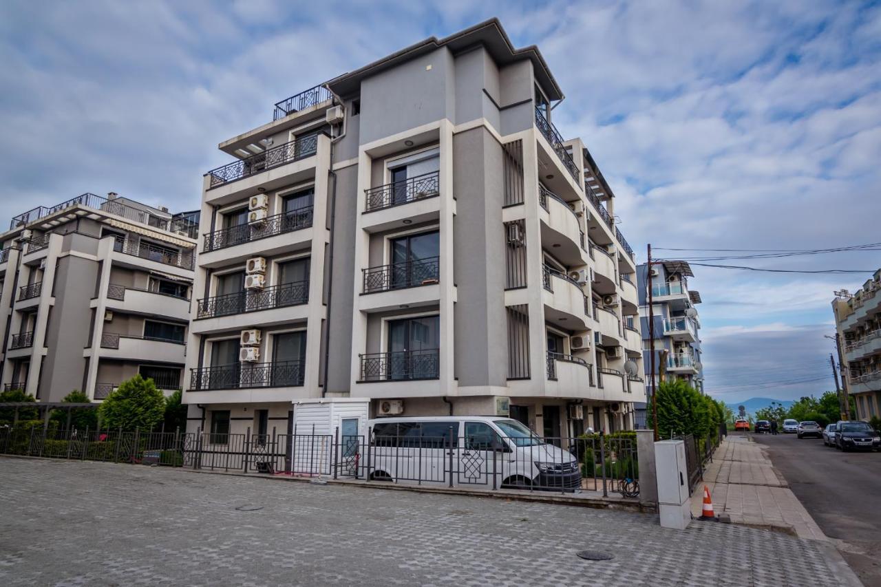 Cozy One-Bedroom Apartment In Night Breeze Burgas Exterior photo