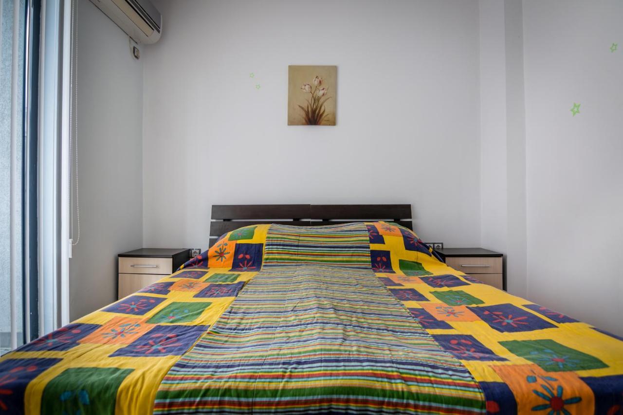 Cozy One-Bedroom Apartment In Night Breeze Burgas Exterior photo