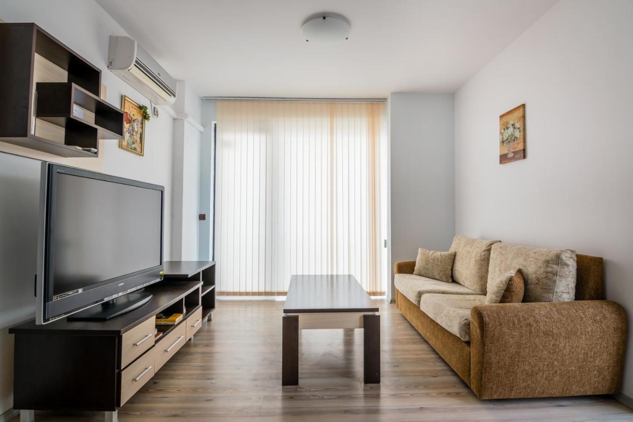 Cozy One-Bedroom Apartment In Night Breeze Burgas Exterior photo