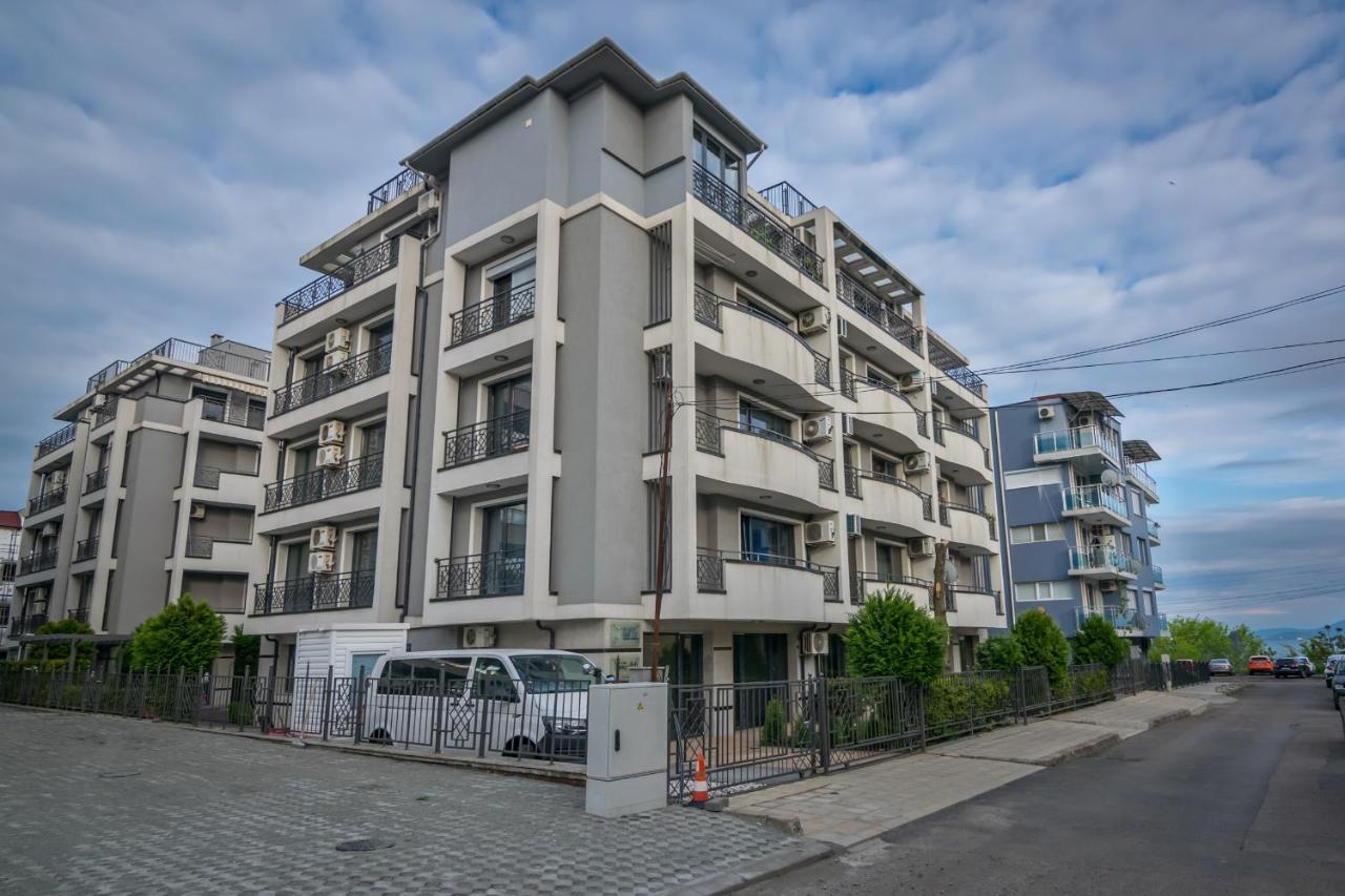 Cozy One-Bedroom Apartment In Night Breeze Burgas Exterior photo