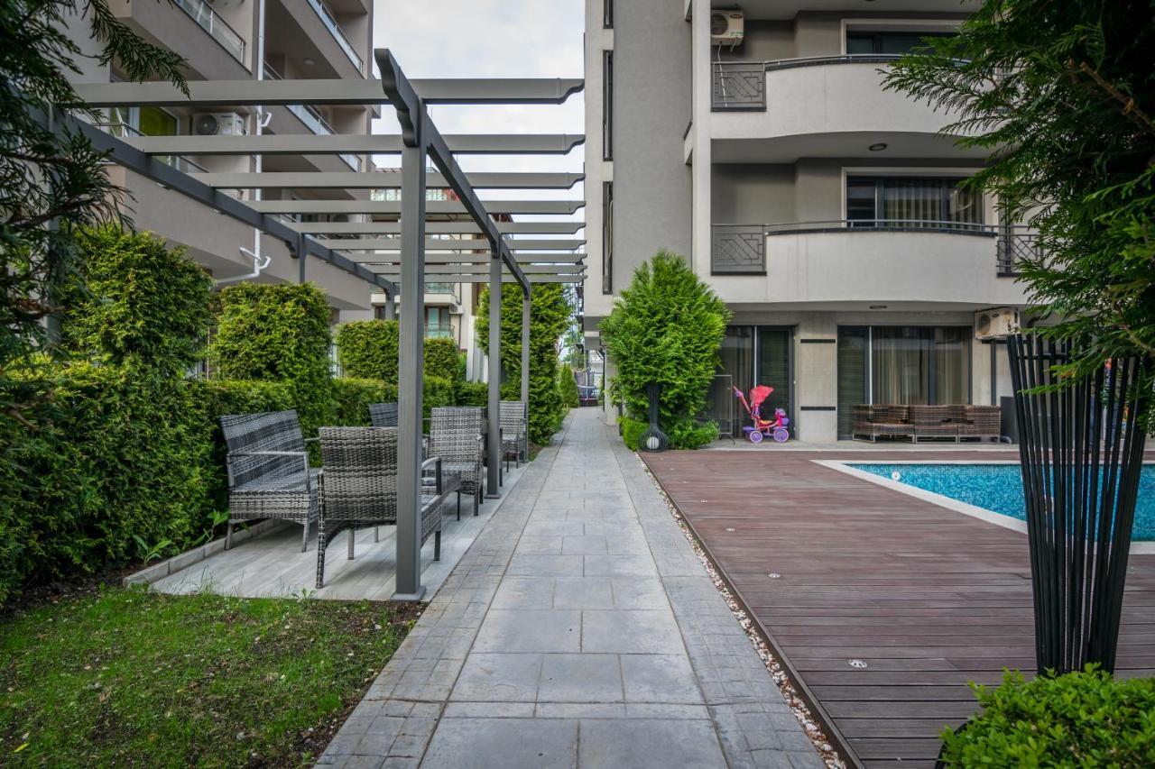 Cozy One-Bedroom Apartment In Night Breeze Burgas Exterior photo