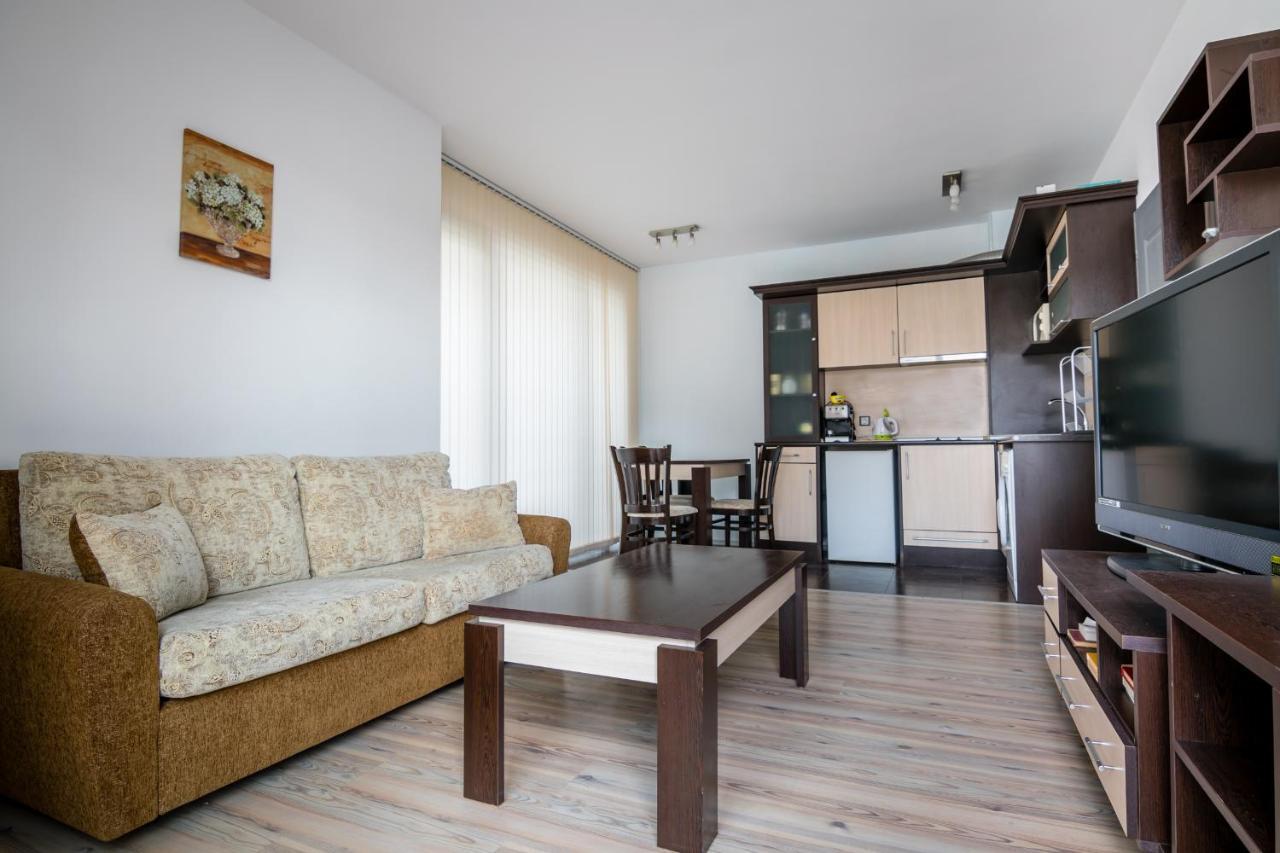 Cozy One-Bedroom Apartment In Night Breeze Burgas Exterior photo