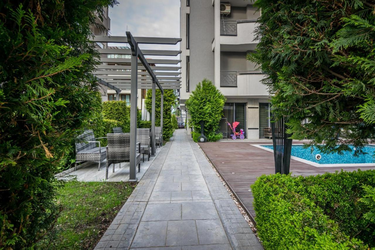 Cozy One-Bedroom Apartment In Night Breeze Burgas Exterior photo